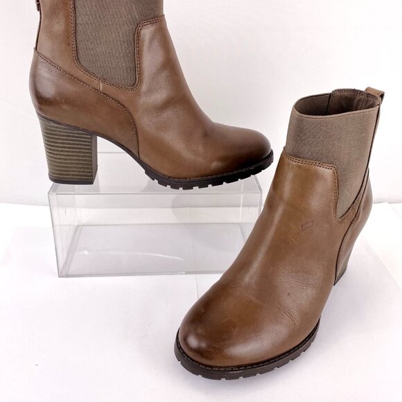 Clarks Genuine Leather Boots 8 M Smooth Comfort Heeled Boots 39 Excellent - Picture 1 of 8